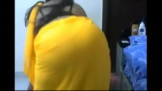 desi priya aunty saree strip  and teasing Video